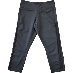 ASICS woman’s black cropped leggings Yoga workout size M inseam 21”